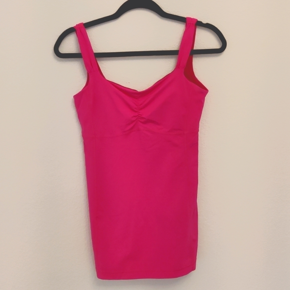 Lululemon bright pink tank top size 6